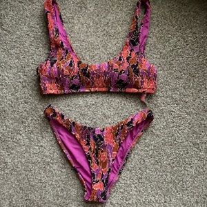 VS FLORAL BIKINI! NEVER WORN